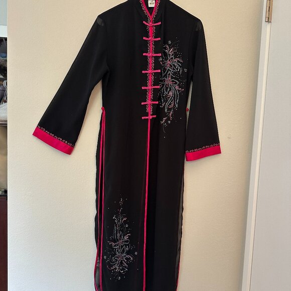 Mimi Asian Long Tunic Dress with Embroidered Flowers and Side Slits - Picture 1 of 3